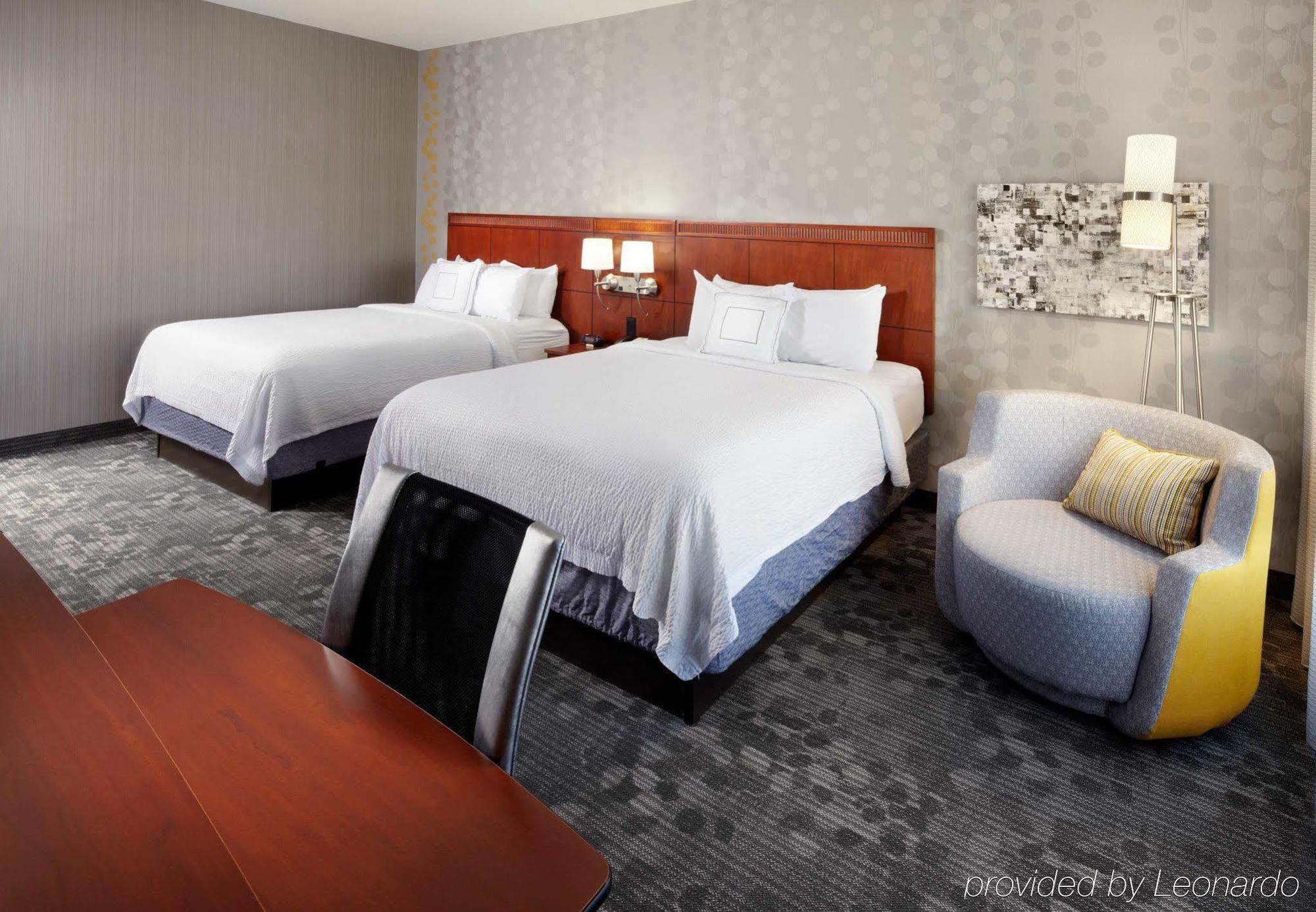 Hotel Courtyard Shadyside 3*